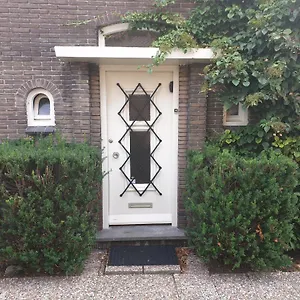 Bed & Bye Schiphol Homestay